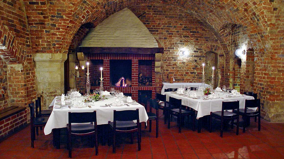 Kaminraum für Feiern im Schlossrestaurant Zentgraf in Gifhorn - Foto 03