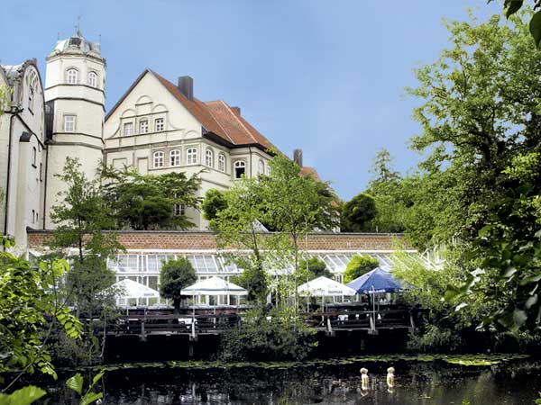 Schlossrestaurant Zentgraf idyllisch gelegen am See vom Schloss Gifhorn